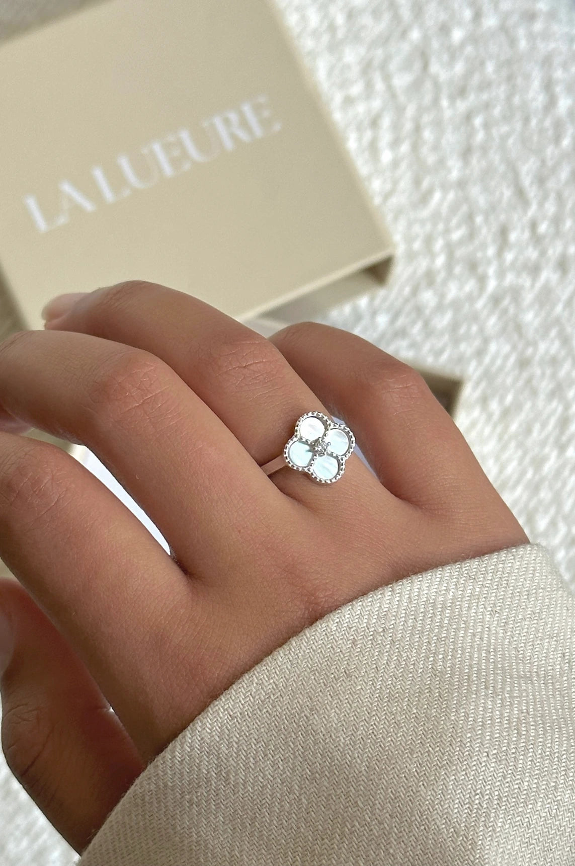 Amary Rings - White Flower Design - 925 Sterling Silver - Elegant Accessory - Matching Collection - Daily Grace - Perfect Gift - Luxurious Packaging - Handcrafted Elegance - Treasured Keepsake - La Lueure