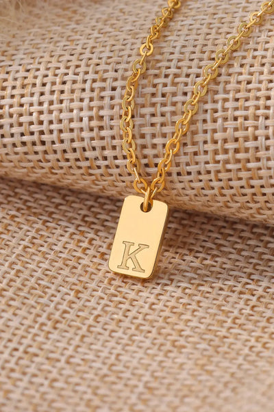 Initial Pendant Necklace, Gold Initial Necklace, Personalized Jewelry, Elegant Gold Necklace, Daily Wear Necklace, Special Occasion Jewelry, Gift Jewelry, La Lueure