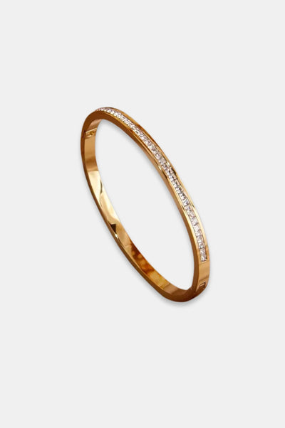 Gold bangle with diamonds, elegant diamond bangle, timeless gold bracelet, high-quality stainless steel jewelry, waterproof bangle, modern gold accessory, luxurious diamond bracelet, stylish bangle design, La Lueure