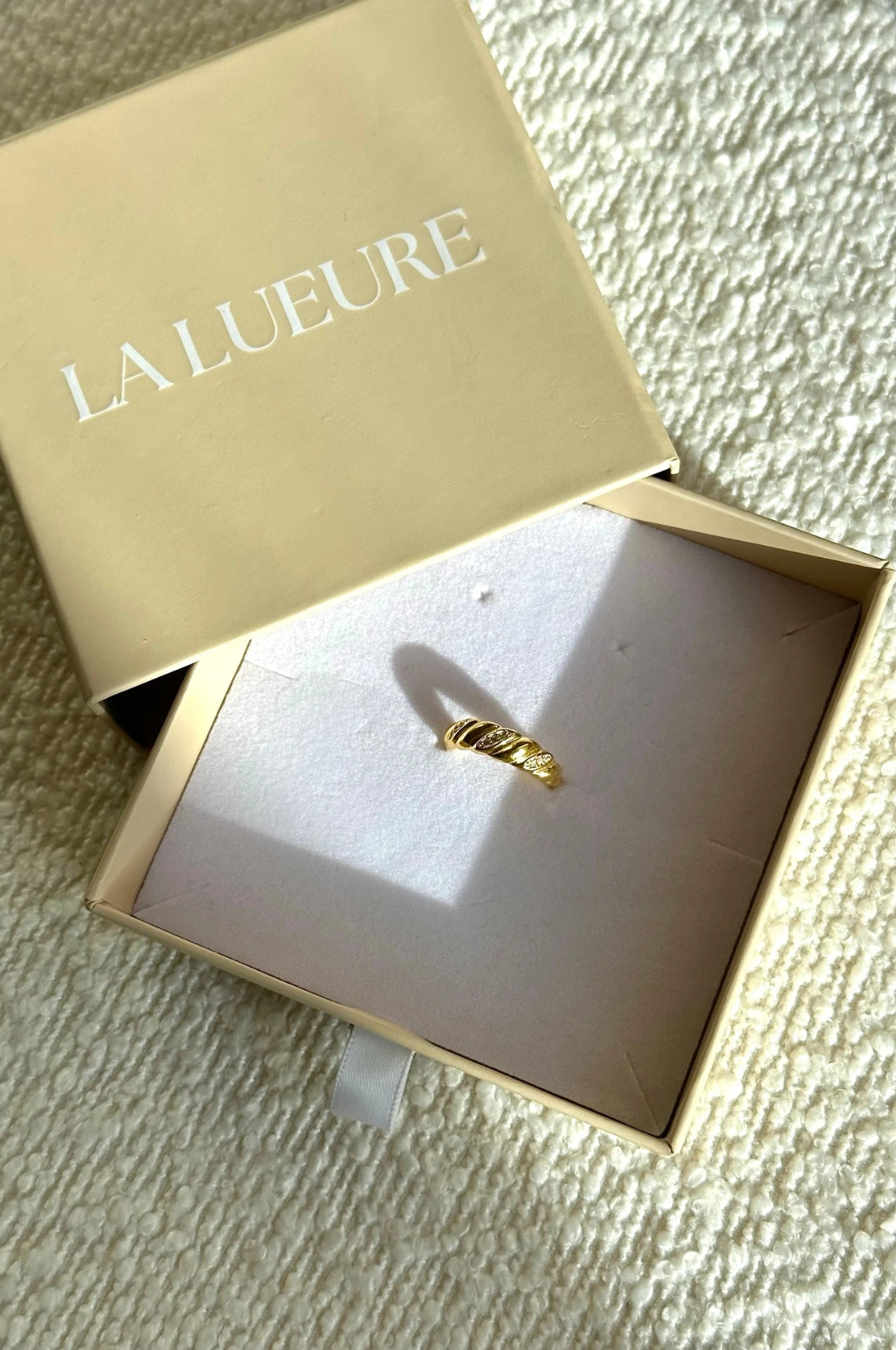 Versailles Ring - Adjustable Ring - 18k Gold Plated - Zirconia Diamonds - Luxury Ring - Intricate Design - Timeless Elegance - Artistic Curves - Distinguished Accessory - Perfect Gift - Croissant Ring - Treasured Keepsake - La Lueure