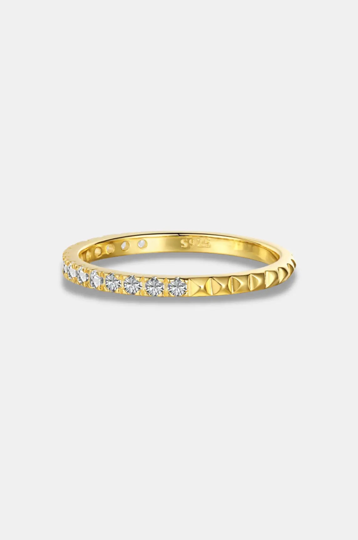 Veza Ring - 18k Gold Plated - Delicate Diamonds - Elegant Jewelry - Everyday Style - Versatile Ring - French Inspired - Sophisticated Design - Luxury Packaging - Quality Craftsmanship - Zircon Grade 5A - Waterproof Jewelry - La Lueure