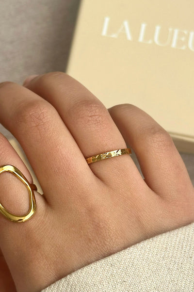 Gold star ring, thin gold band, celestial jewelry, elegant stacking ring, delicate gold ring, stylish layering ring, waterproof stainless steel ring, modern star design ring, La Lueure