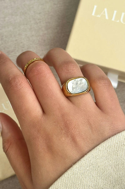 Gold ring, bold gold ring, wide stone ring, statement ring, stainless steel jewelry, waterproof ring, elegant bold design, modern gold ring, stylish jewelry accessory, La Lueure