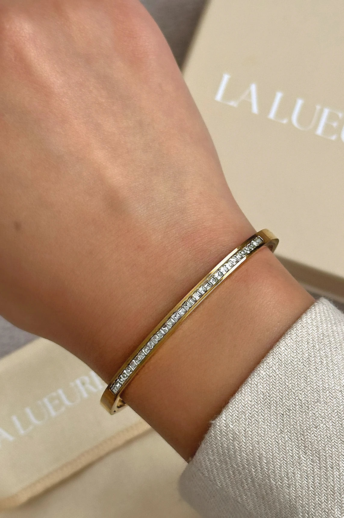 Gold bangle with diamonds, elegant diamond bangle, timeless gold bracelet, high-quality stainless steel jewelry, waterproof bangle, modern gold accessory, luxurious diamond bracelet, stylish bangle design, La Lueure